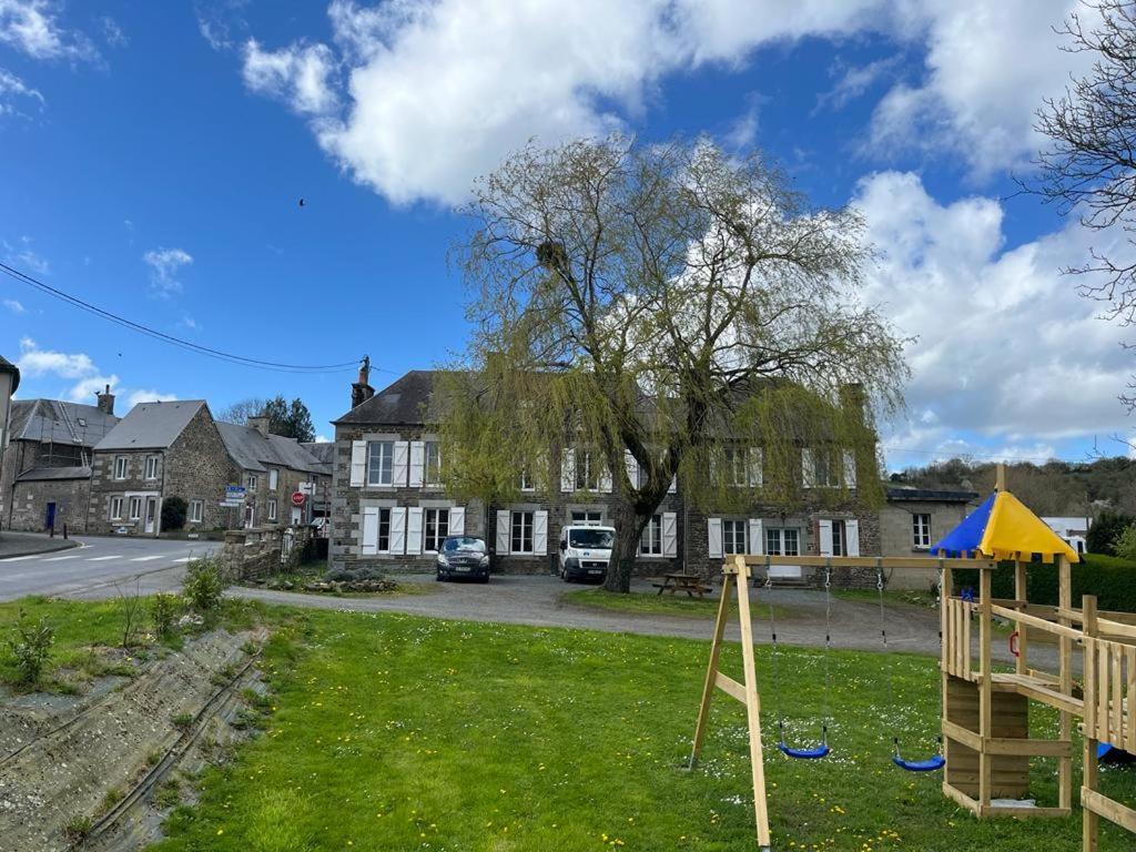 La Maison Des Amis En Normandie Pontfarcy Exteriör bild