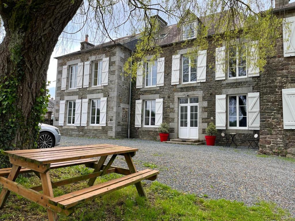 La Maison Des Amis En Normandie Pontfarcy Exteriör bild