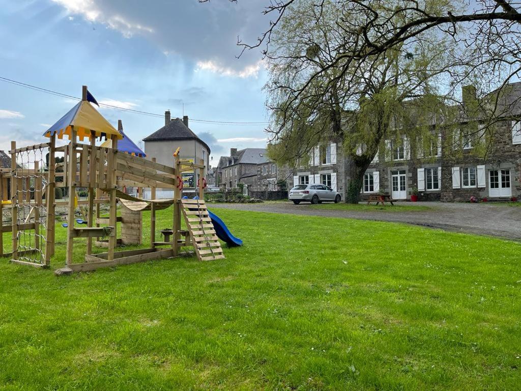 La Maison Des Amis En Normandie Pontfarcy Exteriör bild